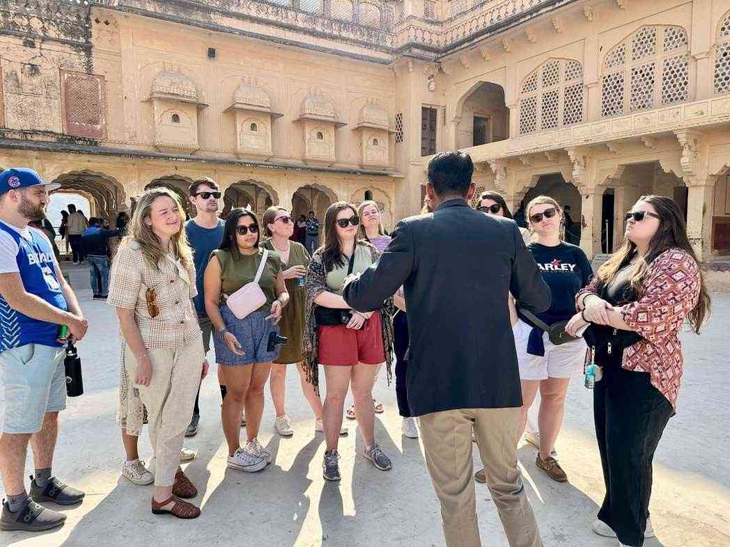 Taj Mahal Tour by Gatimaan Express from Delhi